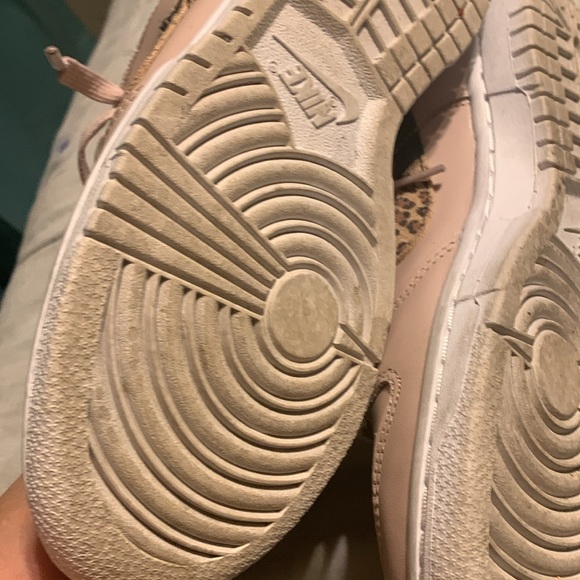 Women’s Nike Dunks size 6.5 - Picture 3 of 5